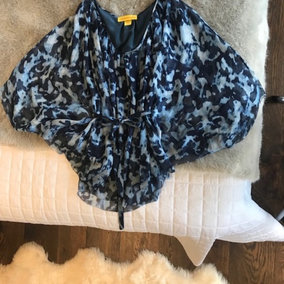 Blouse - Picture 3 of 3